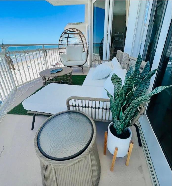 Beach Oasis 704 Lovely Daytona Ocean Front For 5 Sleeps Up To 12 Daytona Beach Exterior foto